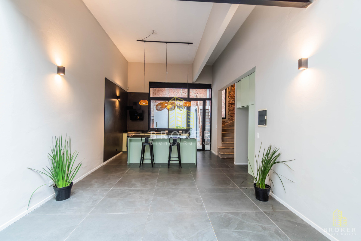 Casa ID.9363/Venta_Casa_Centro_4_dormitorios_reciclada! - Venta Casa Centro 4 dormitorios reciclada!