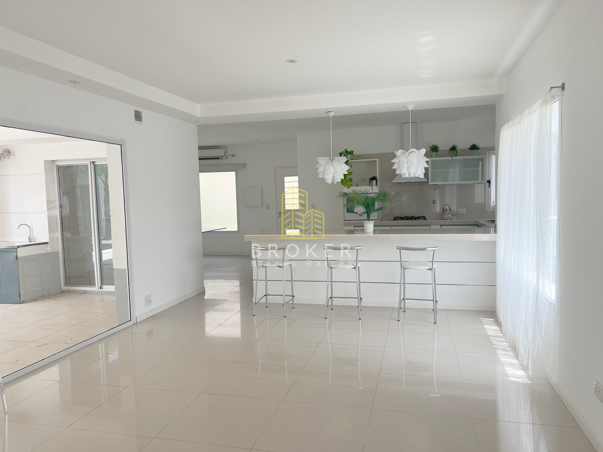 Casa ID.2238/Casa_en_Venta_en_Haras_Santa_María_-_Barrio_Los_Eucaliptos - Casa en Venta en Haras Santa María - Barrio Los Eucaliptos