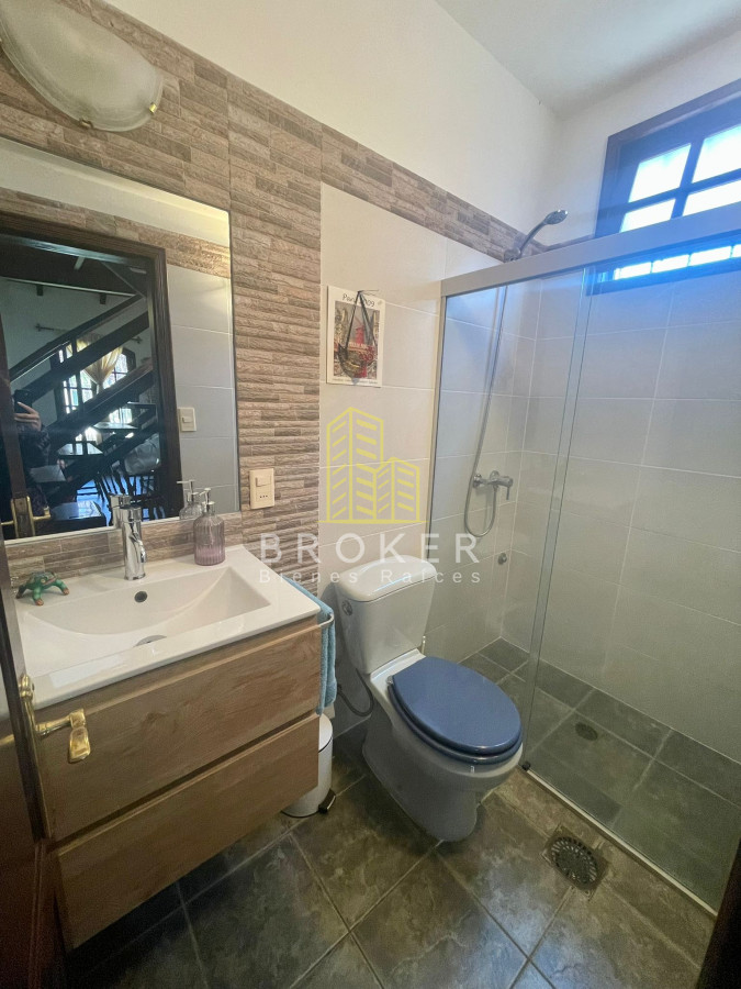 Casa ID.668/A_metros_de_la_rambla_Casa_Barra_de_Carrasco - Venta Casa Barra de Carrasco a metros de la Rambla!