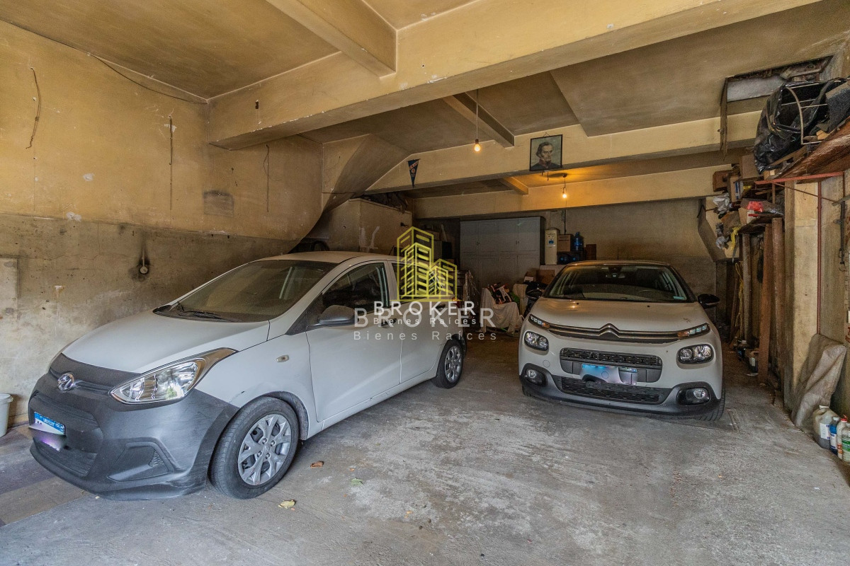 Casa ID.1280/OPORTUNIDAD:_Se_vende_Amplia_Casa_En_Cordón_Solo_contado!_No_acepta_Banco! - OPORTUNIDAD: Se vende Amplia Casa En Cordón Solo contado! No acepta Banco!