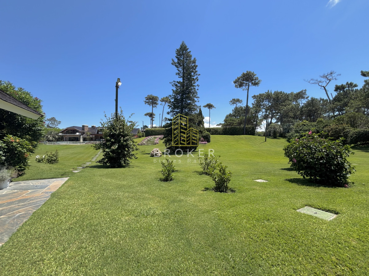 Casa ID.9736/Venta_casa_mansa_punta_del_este_piscina_ - Venta casa mansa punta del este piscina 