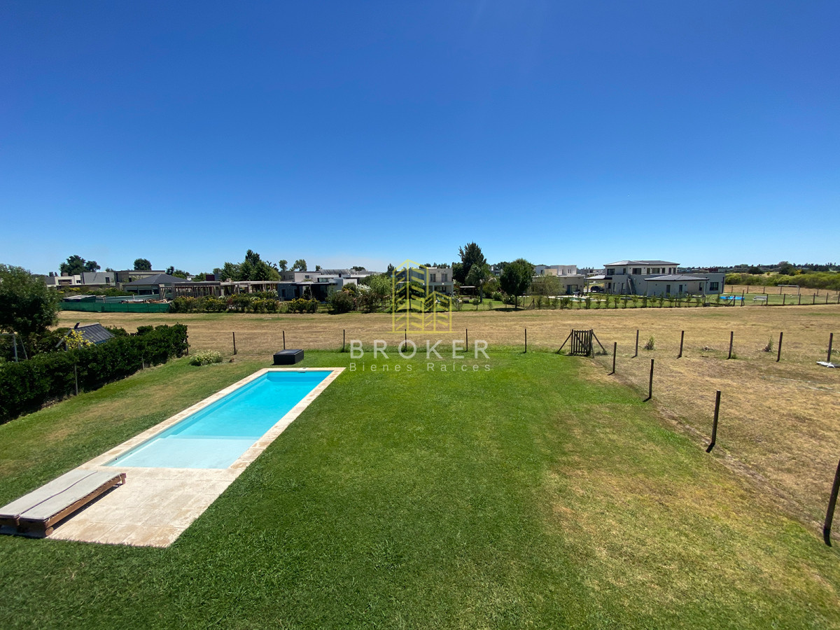 Casa ID.2220/Casa_en_Venta_en_Haras_Santa_María_-_Barrio_Molino - Casa en Venta en Haras Santa María - Barrio Molino
