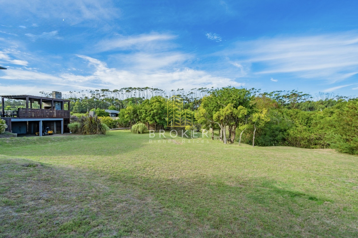 Casa ID.9036/Casa_en_Venta_3_dormitorios_con_vista_al_mar_en_barrio_privado_San_Vicente,_Manantiales - Casa en Venta 3 dormitorios con vista al mar en barrio privado San Vicente, Manantiales