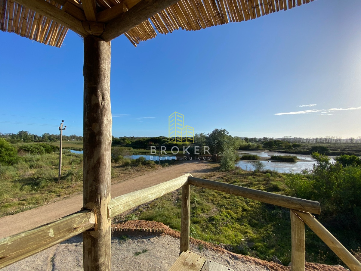 Casa ID.1169/Venta_de_cabaña_en_El_Tesoro._Punta_del_Este,_Uruguay. - Venta de cabaña en El Tesoro. Punta del Este, Uruguay.