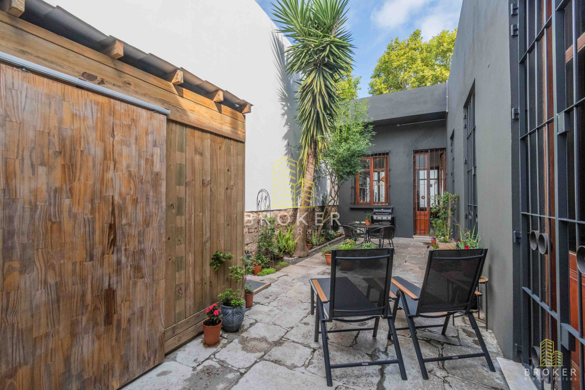 Casa ID.8475/Venta_de_Casa_en_Parque_Rodó_reciclada! - Venta de Casa en Parque Rodó reciclada!