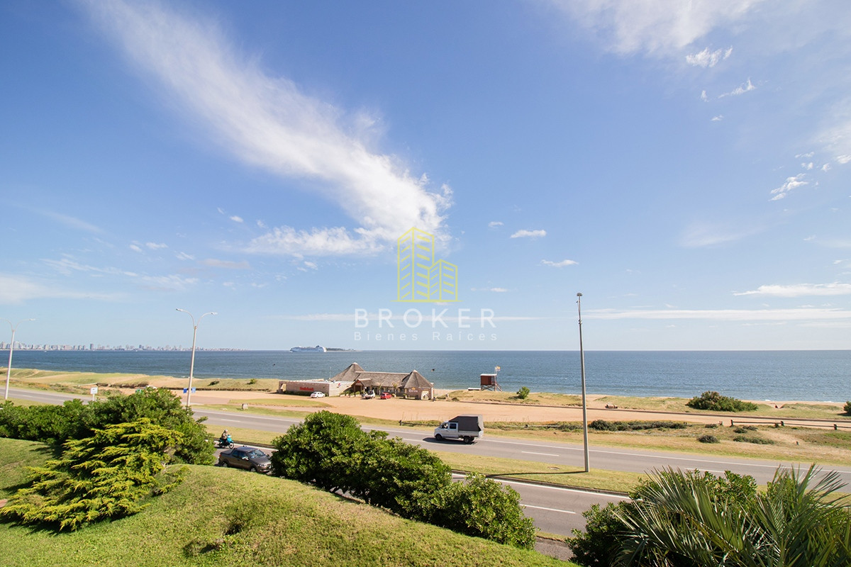 Casa ID.37/Venta_Mansión_frente_al_mar_en_Punta_Del_Este_Playa_Mansa - Venta Mansión frente al mar en Punta Del Este Playa Mansa