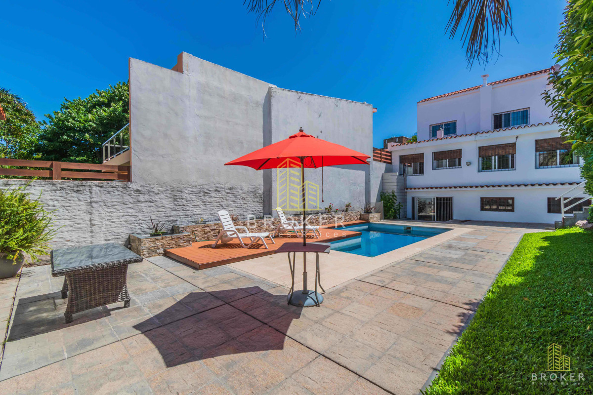Casa ID.2155/venta_casa_3_dormitorios_mas_servicio_y_piscina_en_punta_gorda,_Montevideo._Uruguay - venta casa 3 dormitorios mas servicio y piscina en punta gorda, Montevideo. Uruguay