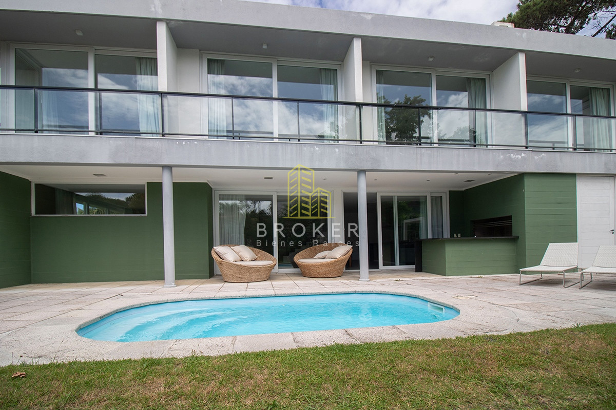 Casa ID.805/Venta_de_casa_de_categoria_en_Boulevard_Park,_Punta_del_Este._ - Venta de casa de categoria en Boulevard Park, Punta del Este. 