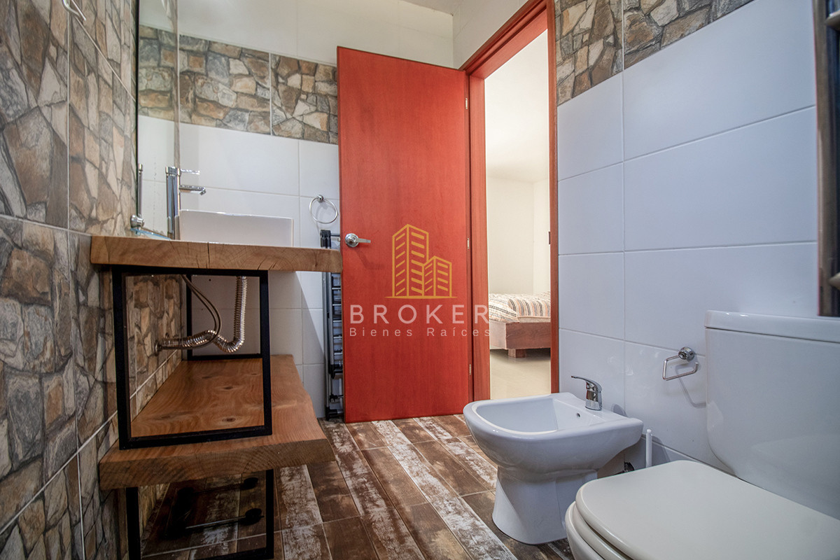 Casa ID.1833/Oportunidad_casa_en_venta_tres_dormitorios_en_Marly._Punta_del_Este,_Uruguay. - Venta Casa Punta del Este tres dormitorios piscina nueva! Zona Marly!