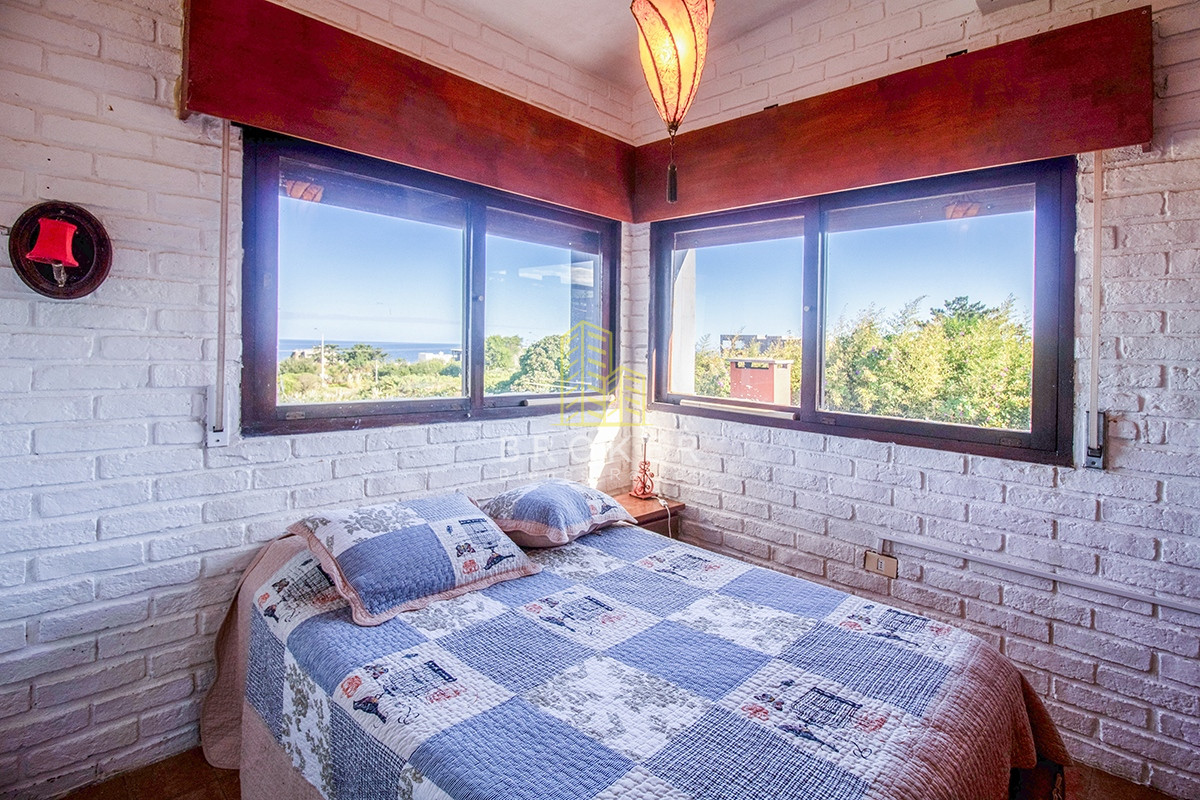 Casa ID.1099/Venta_de_casa_de_4_dormitorios_mas_dependencia_en_el_Chorro._._Punta_del_Este,_Uruguay. - Venta de casa de 4 dormitorios mas dependencia en el Chorro. . Punta del Este, Uruguay.