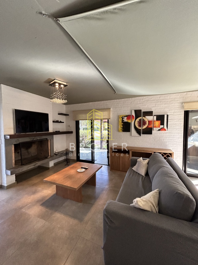 Casa ID.572/Venta_de_Duplex_en_Barrio_Privado,_Playa_Mansa_punta_del_este_ - Venta de Duplex en Barrio Privado, Playa Mansa. Punta del Este, Uruguay.