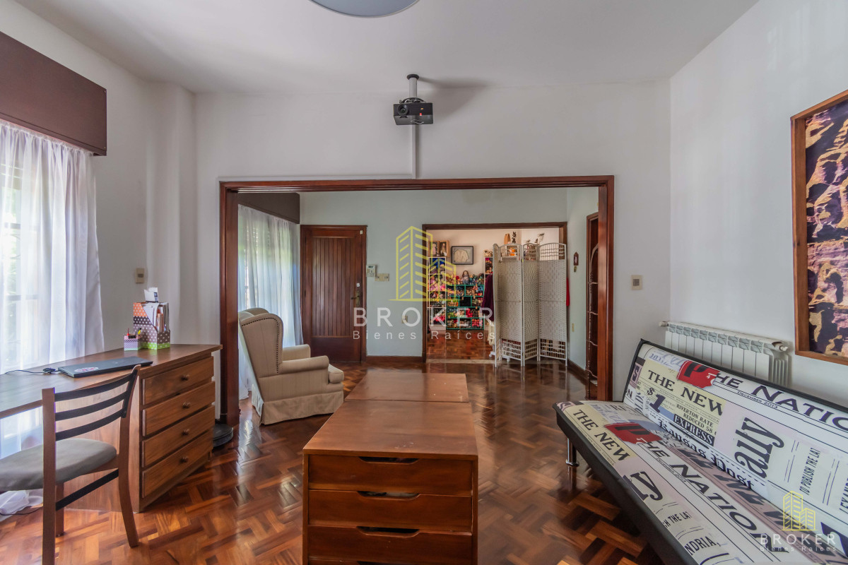 Casa ID.2155/venta_casa_3_dormitorios_mas_servicio_y_piscina_en_punta_gorda,_Montevideo._Uruguay - venta casa 3 dormitorios mas servicio y piscina en punta gorda, Montevideo. Uruguay