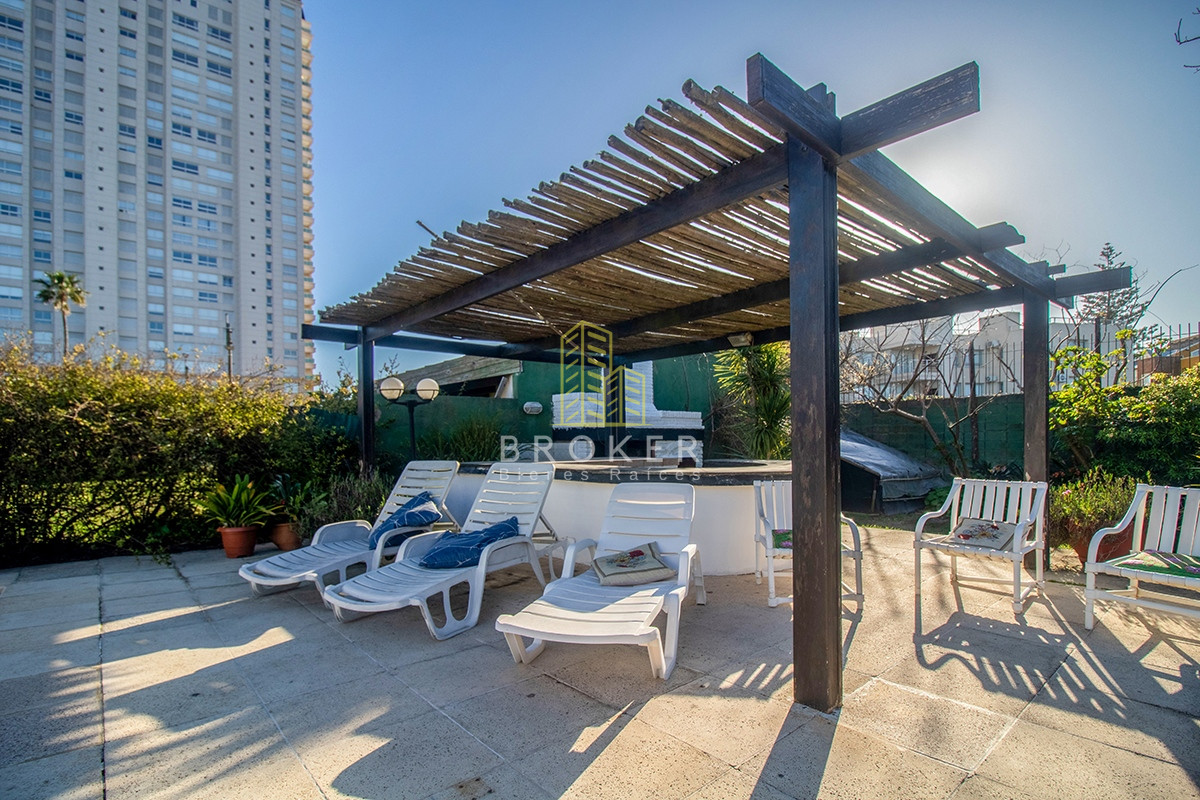 Casa ID.571/Venta_de_Casa_4_dormitorio_Playa_Mansa - Venta de Casa 4 dormitorio con Piscina Climatizada Playa Mansa. . Punta del Este, Uruguay.