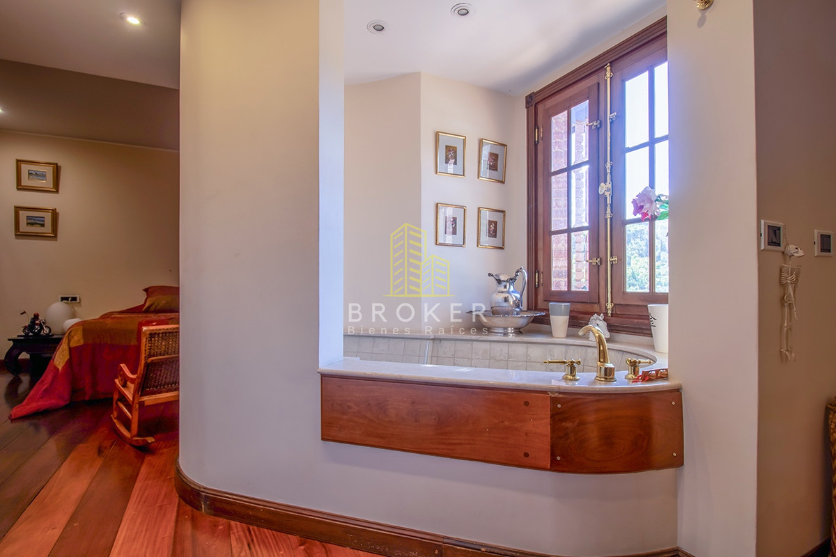 Casa ID.37/Venta_Mansión_frente_al_mar_en_Punta_Del_Este_Playa_Mansa - Venta Mansión frente al mar en Punta Del Este Playa Mansa