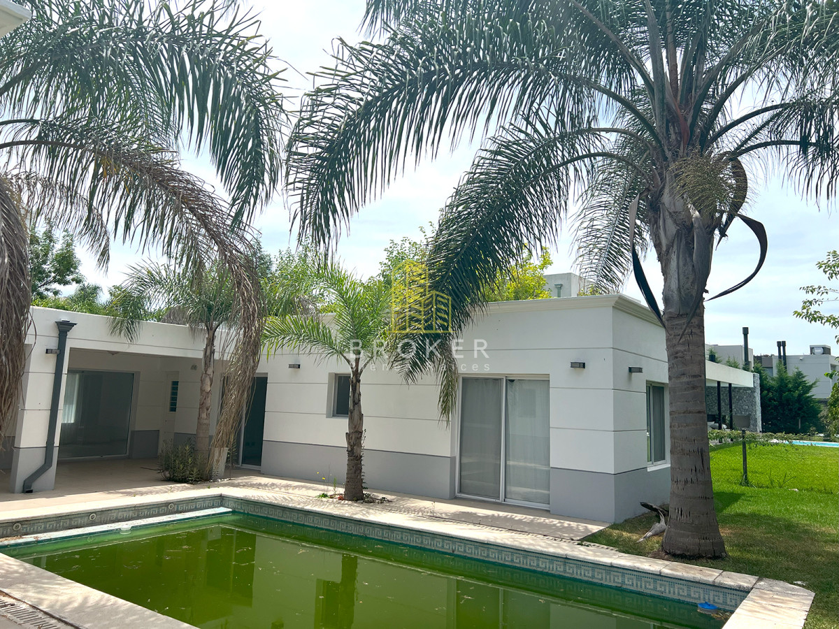 Casa ID.2238/Casa_en_Venta_en_Haras_Santa_María_-_Barrio_Los_Eucaliptos - Casa en Venta en Haras Santa María - Barrio Los Eucaliptos