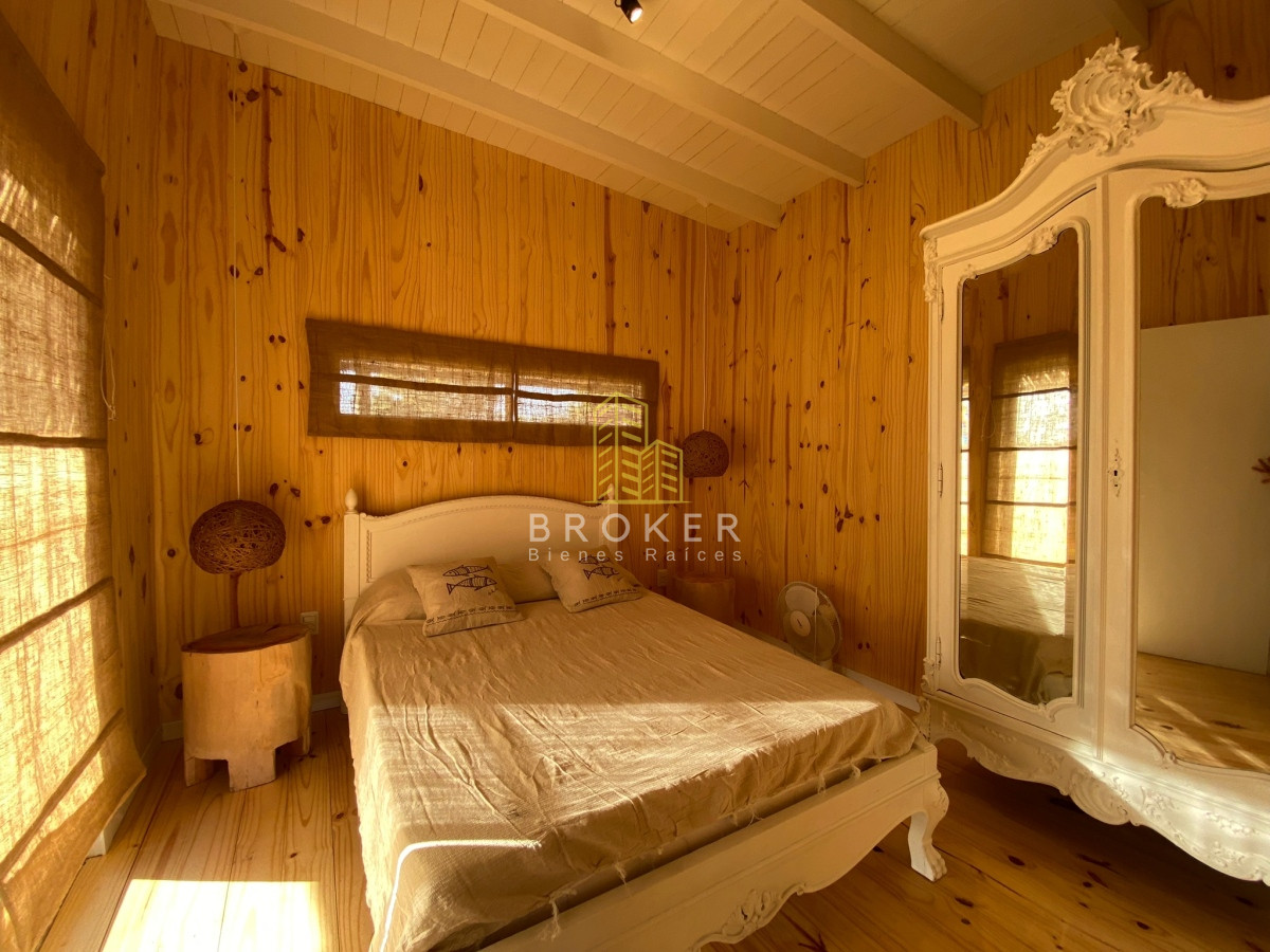 Casa ID.1169/Venta_de_cabaña_en_El_Tesoro._Punta_del_Este,_Uruguay. - Venta de cabaña en El Tesoro. Punta del Este, Uruguay.