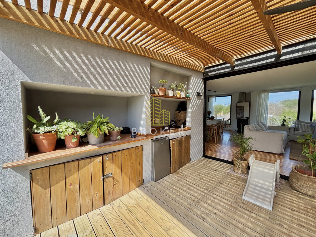 Casa ID.8425/Venta_Casa_Punta_del_Este,_Zona_Balneario_Buenos_Aires,_Manantiales - Venta Casa Punta del Este, Zona Balneario Buenos Aires, Manantiales
