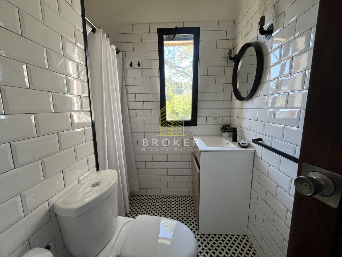 Casa ID.9252/Venta_Casa_Punta_del_Este_4_dormitorios_en_Barrio_Marly_Punta_del_Este_con_piscina_ - Venta Casa Punta del Este 4 dormitorios en Barrio Marly Punta del Este con piscina 