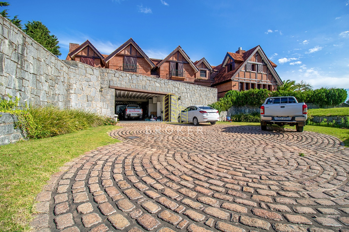 Casa ID.37/Venta_Mansión_frente_al_mar_en_Punta_Del_Este_Playa_Mansa - Venta Mansión frente al mar en Punta Del Este Playa Mansa