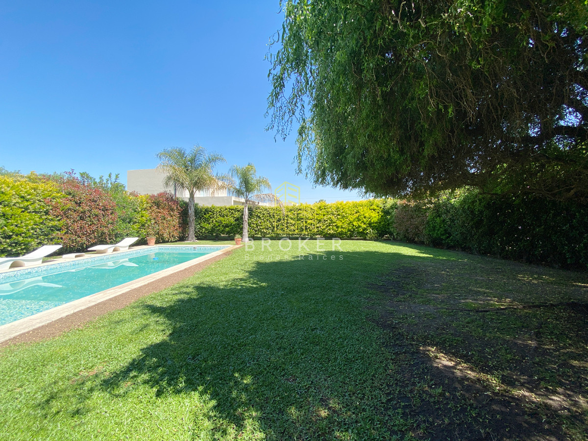 Casa ID.2021/Casa_en_Venta_en_Haras_Santa_María_-_Barrio_Los_Robles - Casa en Venta en Haras Santa María - Barrio Los Robles