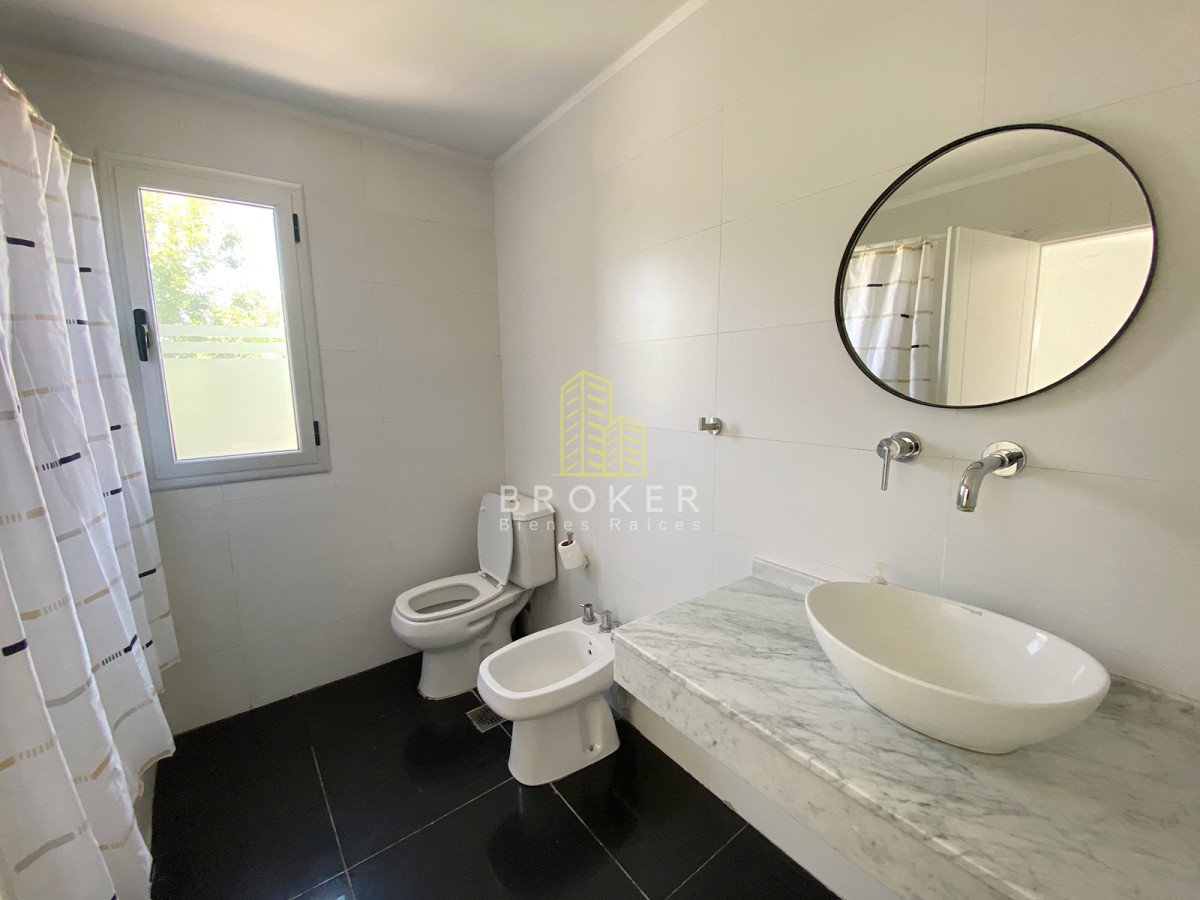 Casa ID.2220/Casa_en_Venta_en_Haras_Santa_María_-_Barrio_Molino - Casa en Venta en Haras Santa María - Barrio Molino