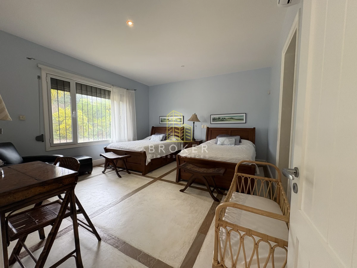 Casa ID.76/Venta_Casa_La_Barra_Punta_Del_Este_Broker_ - Venta De Icónica Casa de Lujo en la Barra, una casa de revista de gran nivel 
