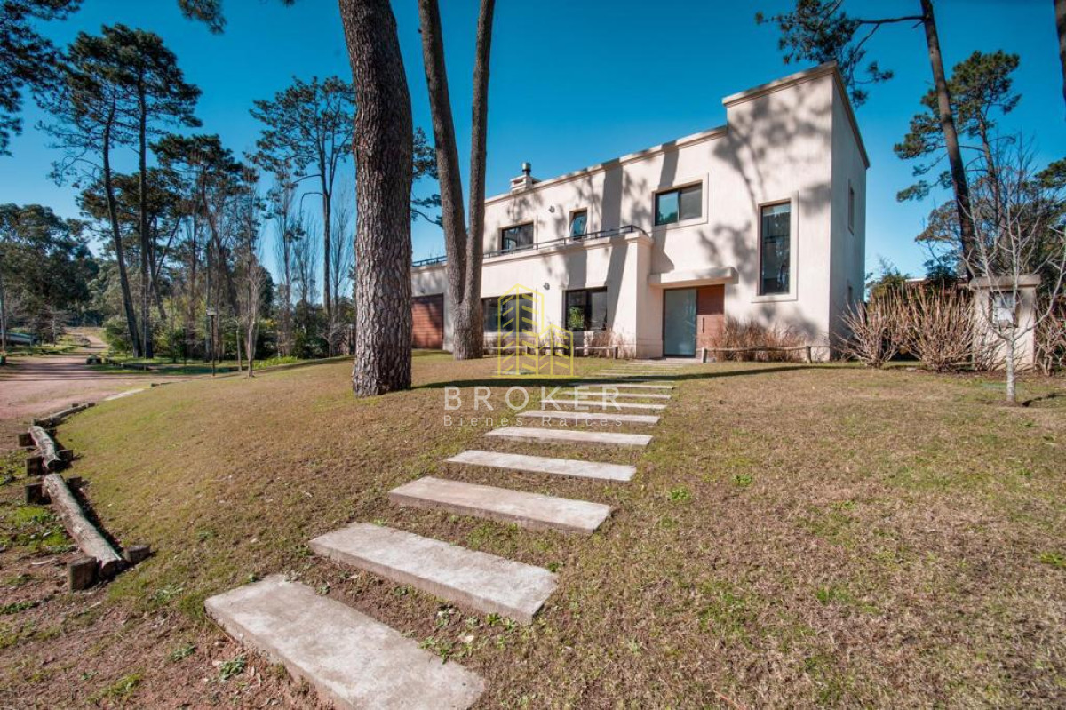 Casa ID.646/Casa_3_dormitorios_barrio_privado,_Pinares - Casa 3 dormitorios barrio privado, Pinares. Punta del Este, Uruguay.