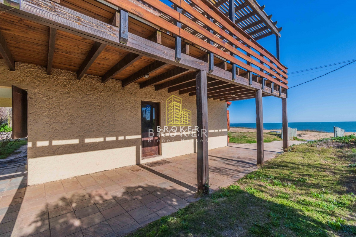 Casa ID.573/Venta_de_Casa_en_Piriapolis_San_Francisco_frente_al_mar!_3_dormitorios! - Venta de Casa en Piriapolis San Francisco frente al mar! 4 dormitorios!