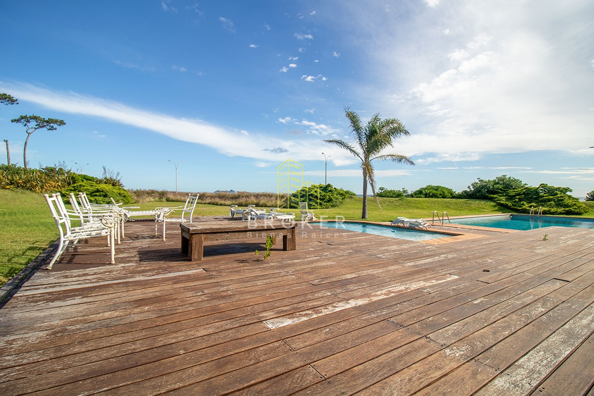 Casa ID.37/Venta_Mansión_frente_al_mar_en_Punta_Del_Este_Playa_Mansa - Venta Mansión frente al mar en Punta Del Este Playa Mansa