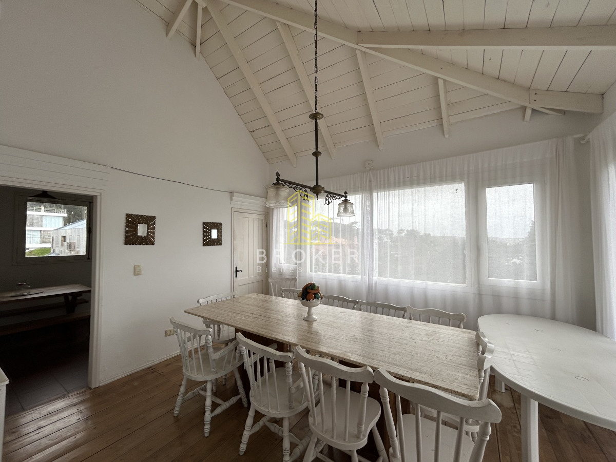 Casa ID.1173/Venta_y_alquiler_de_gran_casa_en_Montoya._Punta_del_Este,_Uruguay._ - Venta y alquiler de gran casa en Montoya. Punta del Este, Uruguay. 