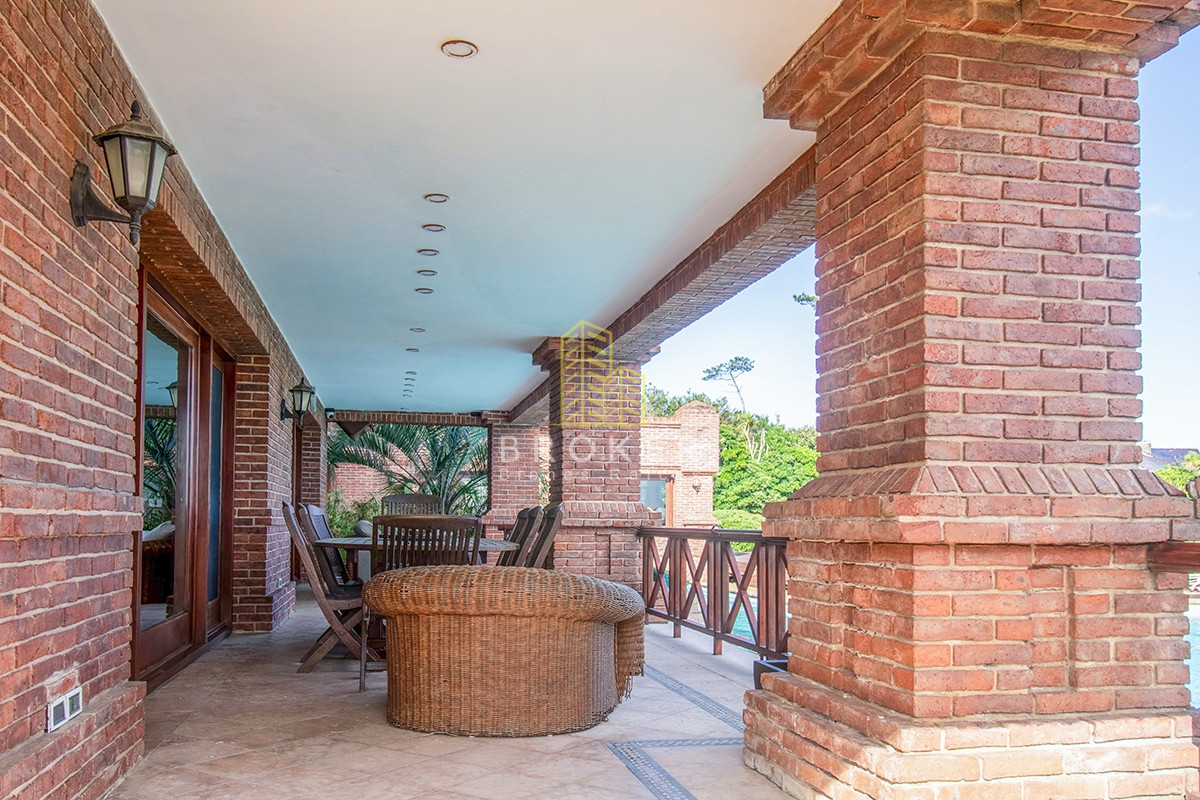 Casa ID.37/Venta_Mansión_frente_al_mar_en_Punta_Del_Este_Playa_Mansa - Venta Mansión frente al mar en Punta Del Este Playa Mansa