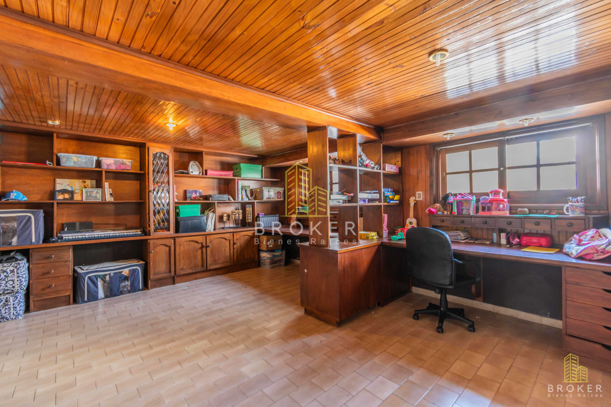 Casa ID.2155/venta_casa_3_dormitorios_mas_servicio_y_piscina_en_punta_gorda,_Montevideo._Uruguay - venta casa 3 dormitorios mas servicio y piscina en punta gorda, Montevideo. Uruguay