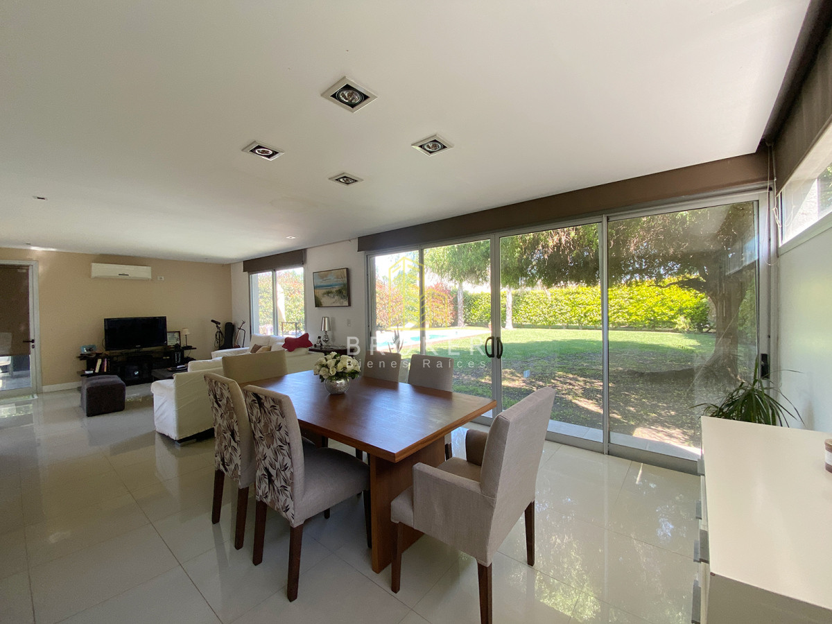 Casa ID.2021/Casa_en_Venta_en_Haras_Santa_María_-_Barrio_Los_Robles - Casa en Venta en Haras Santa María - Barrio Los Robles