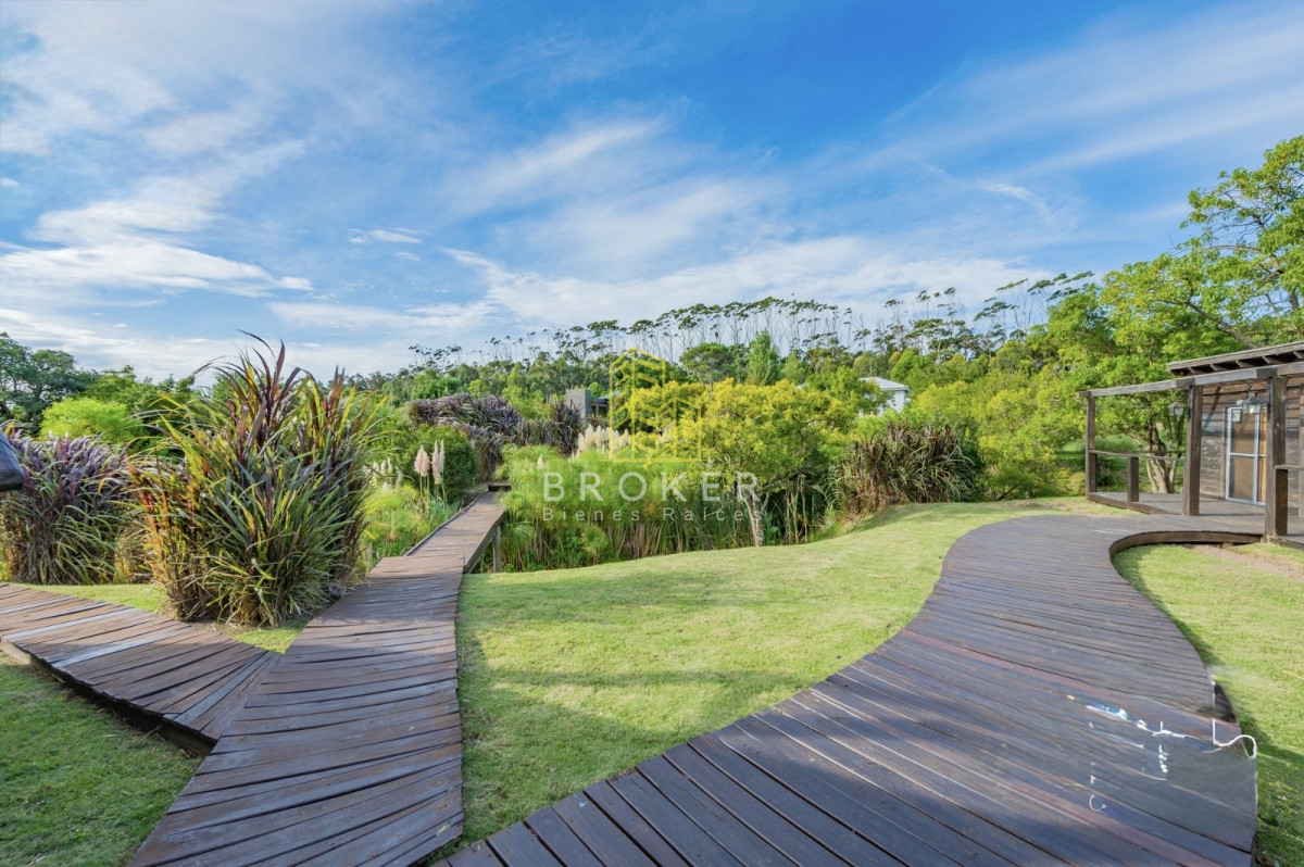 Casa ID.9036/Casa_en_Venta_3_dormitorios_con_vista_al_mar_en_barrio_privado_San_Vicente,_Manantiales - Casa en Venta 3 dormitorios con vista al mar en barrio privado San Vicente, Manantiales