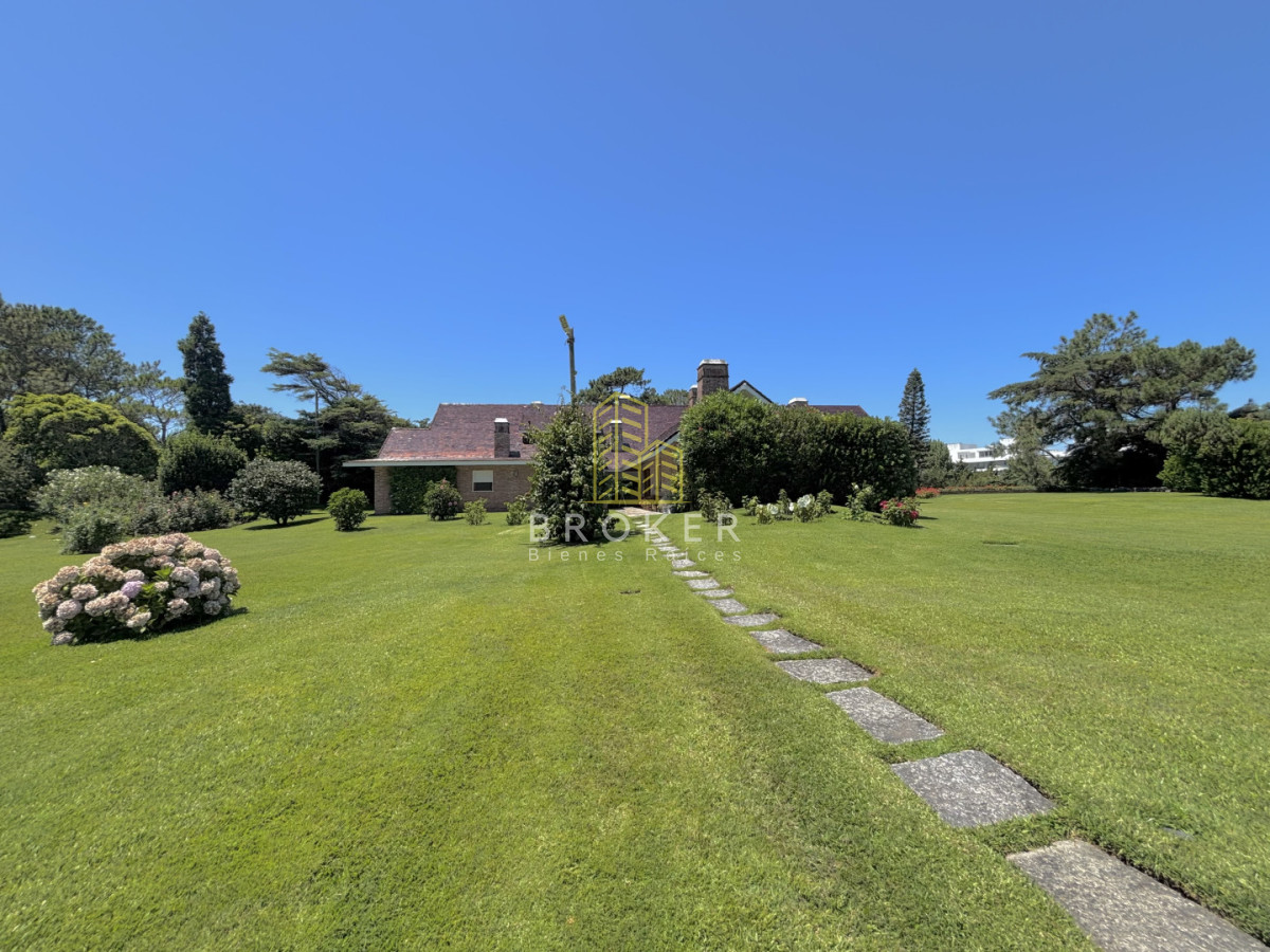 Casa ID.9736/Venta_casa_mansa_punta_del_este_piscina_ - Venta casa mansa punta del este piscina 
