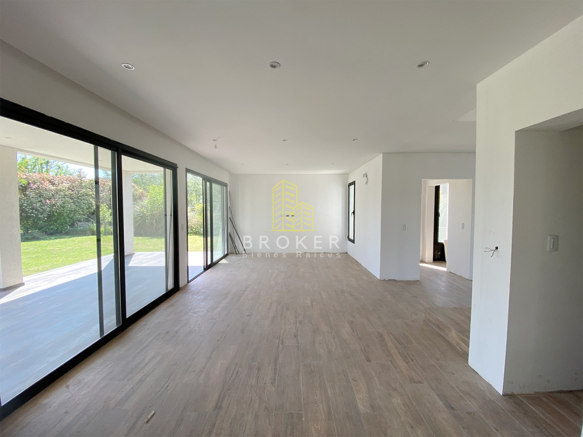 Casa ID.1900/Casa_a_Estrenar_en_Venta_en_Haras_Santa_María_-_Barrio_Los_Eucaliptos - Casa a Estrenar en Venta en Haras Santa María - Barrio Los Eucaliptos