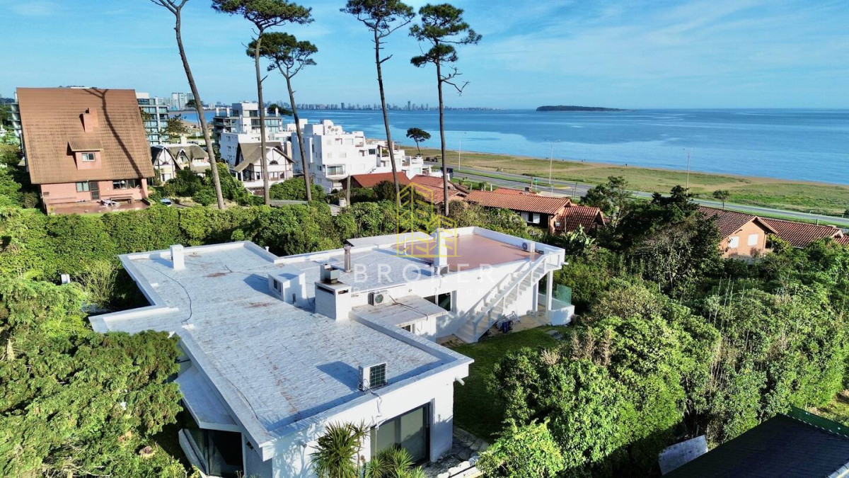 Casa ID.9224/Venta_Casa_Punta_del_Este_4_Dormitorios_a_Pasos_del_Mar_Playa_Mansa - Venta Casa Punta del Este 4 Dormitorios a Pasos del Mar Playa Mansa