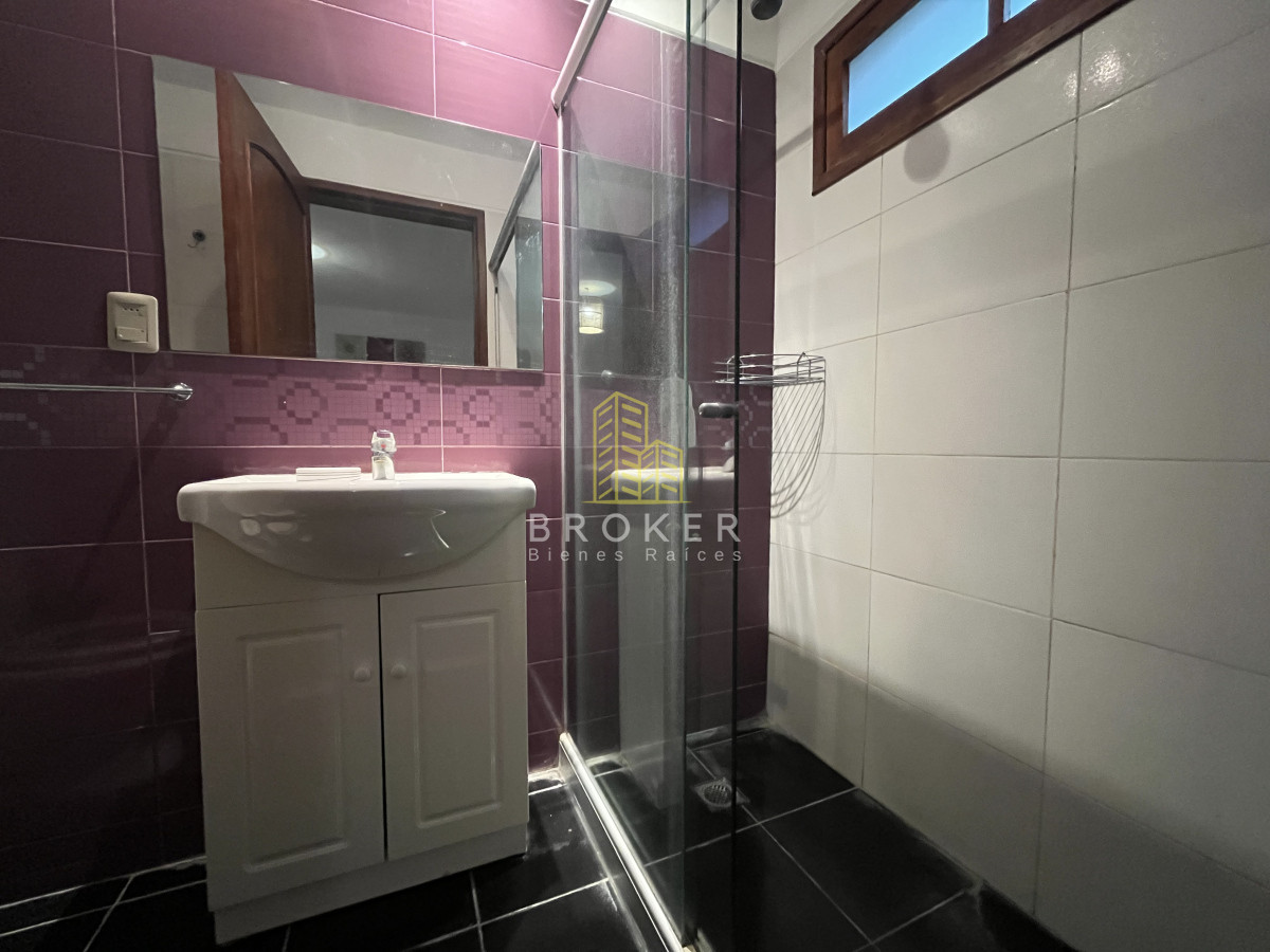 Casa ID.2451/Venta_Casa_de_6_dormitorios_Punta_del_Este_Playa_Mansa_con_Piscina_y_Parrillero_Punta_del_Este_Maldonado_ - Venta Casa de 6 dormitorios Punta del Este Playa Mansa con Piscina y Parrillero Punta del Este Maldonado 