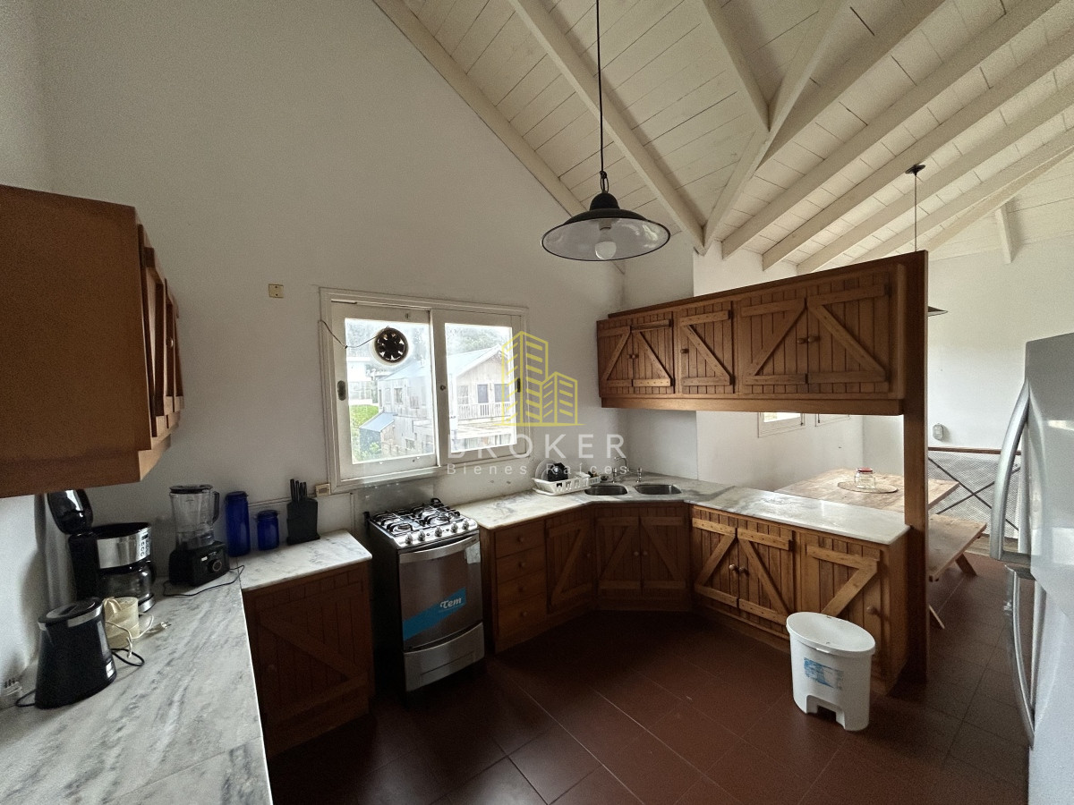 Casa ID.1173/Venta_y_alquiler_de_gran_casa_en_Montoya._Punta_del_Este,_Uruguay._ - Venta y alquiler de gran casa en Montoya. Punta del Este, Uruguay. 