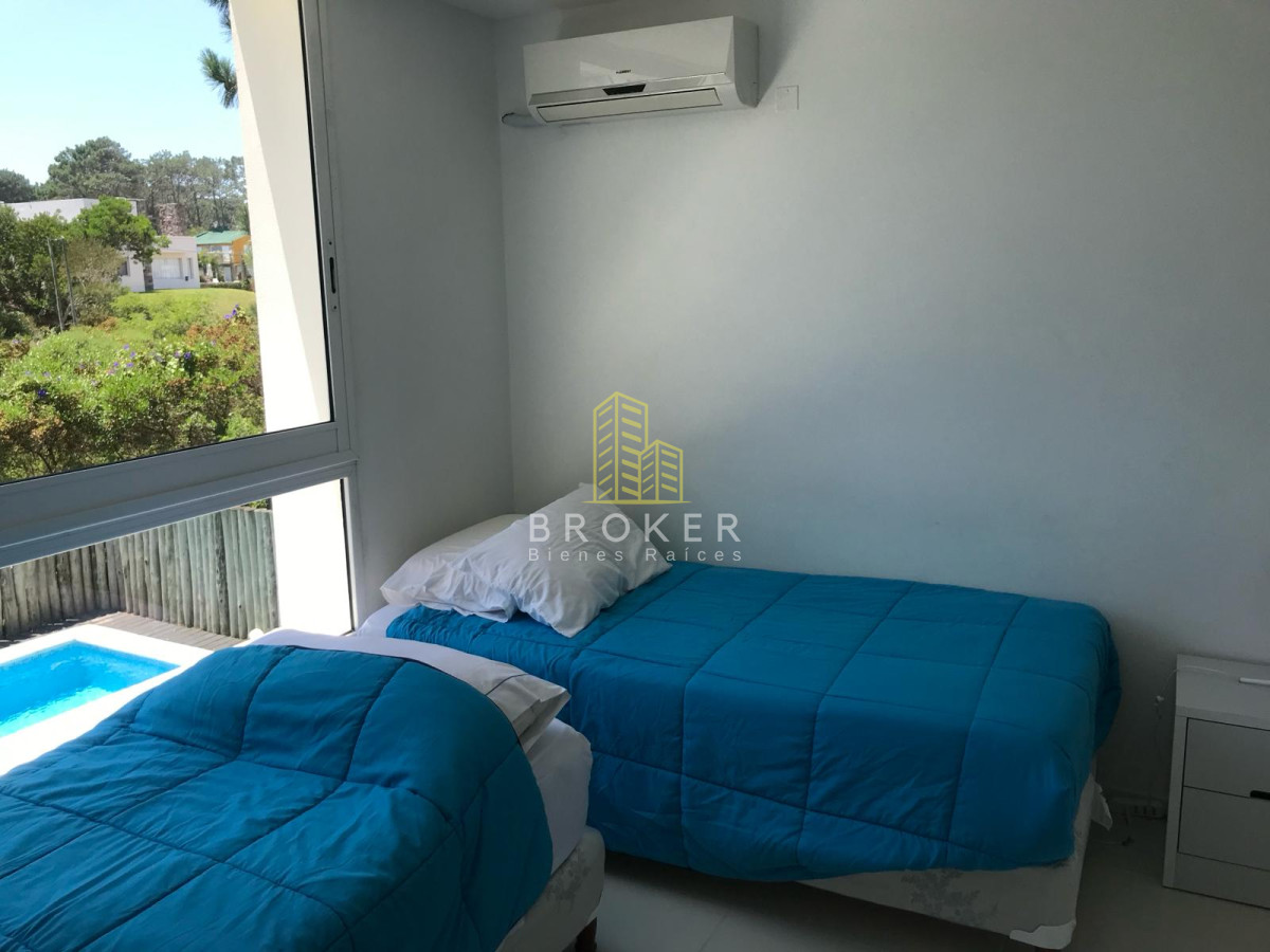 Casa ID.1174/Alquiler_de_casa_moderna_en_Manantiales._Punta_del_Este,_Uruguay. - Alquiler de casa moderna en Manantiales. Punta del Este, Uruguay.
