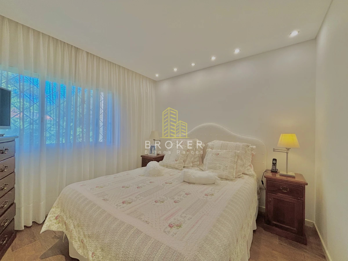 Casa ID.9226/Venta_casa_punta_del_este_4_dormitorios_mas_servicio_Cantegril_piscina - Venta casa punta del este 4 dormitorios mas servicio Cantegril piscina