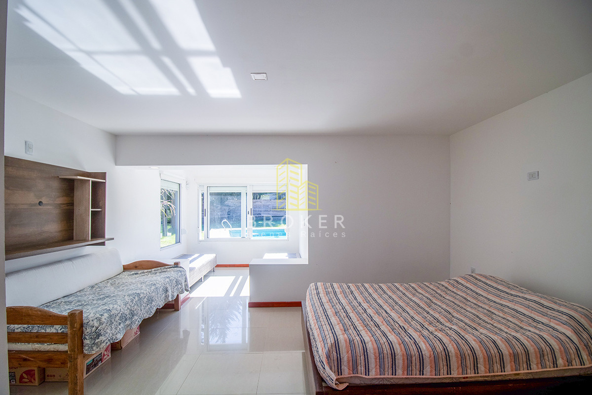Casa ID.1833/Oportunidad_casa_en_venta_tres_dormitorios_en_Marly._Punta_del_Este,_Uruguay. - Venta Casa Punta del Este tres dormitorios piscina nueva! Zona Marly!