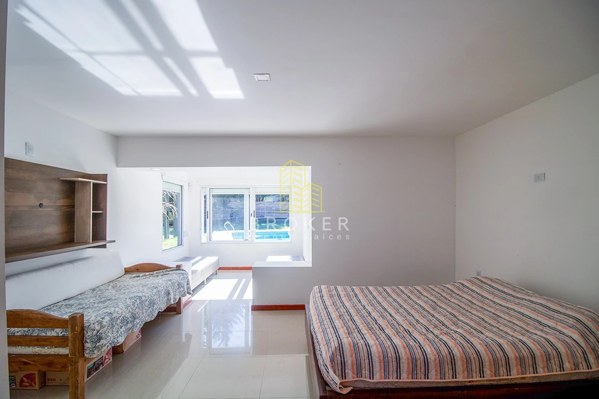 Casa ID.1833/Oportunidad_casa_en_venta_tres_dormitorios_en_Marly._Punta_del_Este,_Uruguay. - Venta Casa Punta del Este tres dormitorios piscina nueva! Zona Marly!