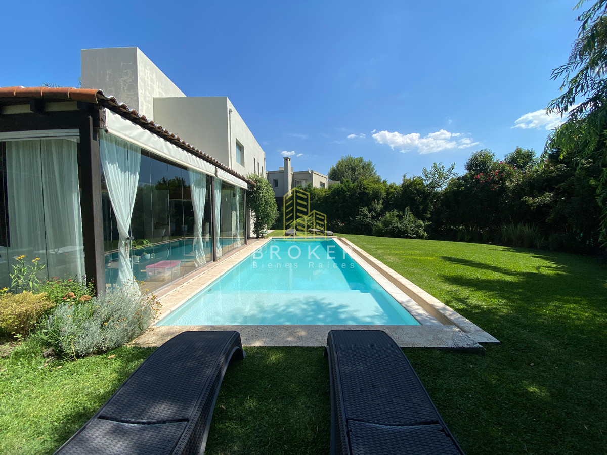 Casa ID.2221/Casa_en_Venta_en_Haras_Santa_María_-_Barrio_Las_Lomas - Casa en Venta en Haras Santa María - Barrio Las Lomas