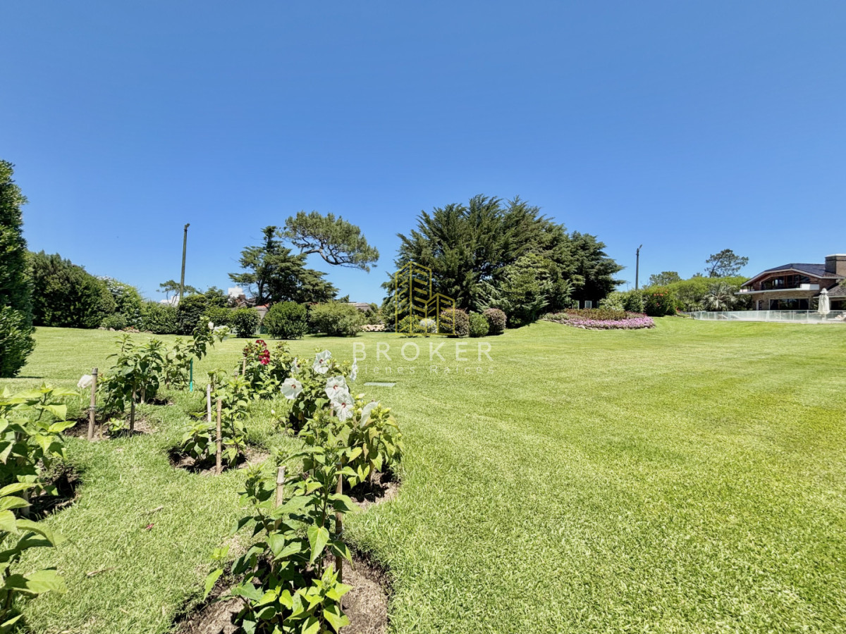 Casa ID.9736/Venta_casa_mansa_punta_del_este_piscina_ - Venta casa mansa punta del este piscina 