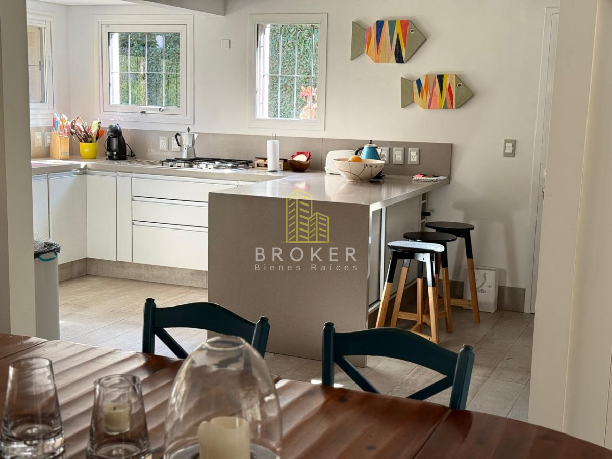 Casa ID.9597/Alquiler_de_temporada_Casa_en_San_Rafael,_Punta_del_Este,_3_dormitorios_y_amplio_jardín - Alquiler de temporada Casa en San Rafael, Punta del Este, 3 dormitorios y amplio jardín