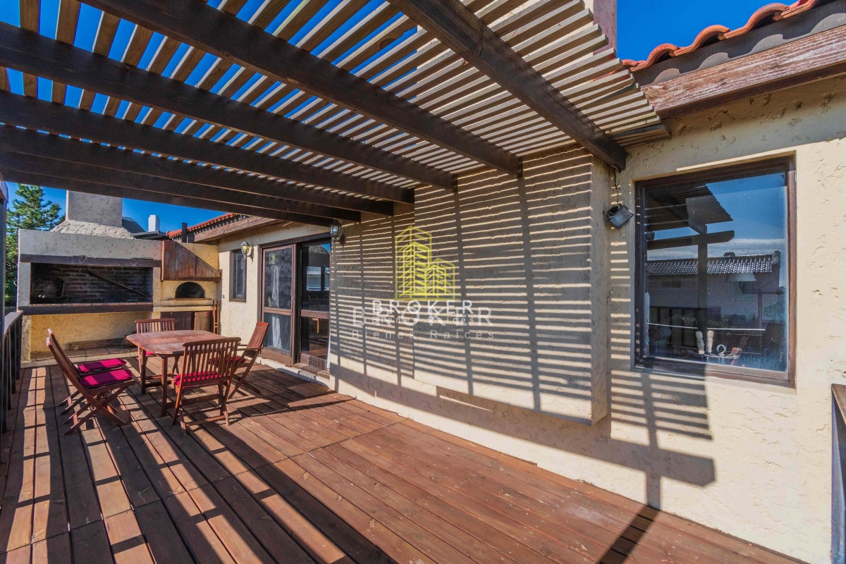 Casa ID.573/Venta_de_Casa_en_Piriapolis_San_Francisco_frente_al_mar!_3_dormitorios! - Venta de Casa en Piriapolis San Francisco frente al mar! 4 dormitorios!