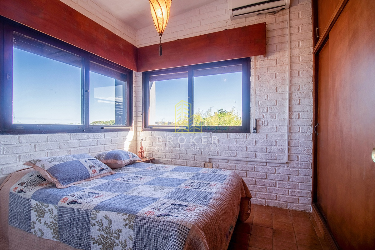 Casa ID.1099/Venta_de_casa_de_4_dormitorios_mas_dependencia_en_el_Chorro._._Punta_del_Este,_Uruguay. - Venta de casa de 4 dormitorios mas dependencia en el Chorro. . Punta del Este, Uruguay.