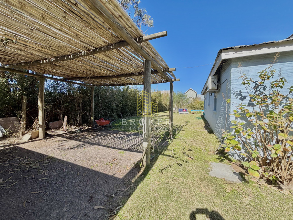 Casa ID.8429/Venta_casa_La_Barra_punta_del_este_3_dormitorios_piscina - Venta casa La Barra punta del este 3 dormitorios piscina