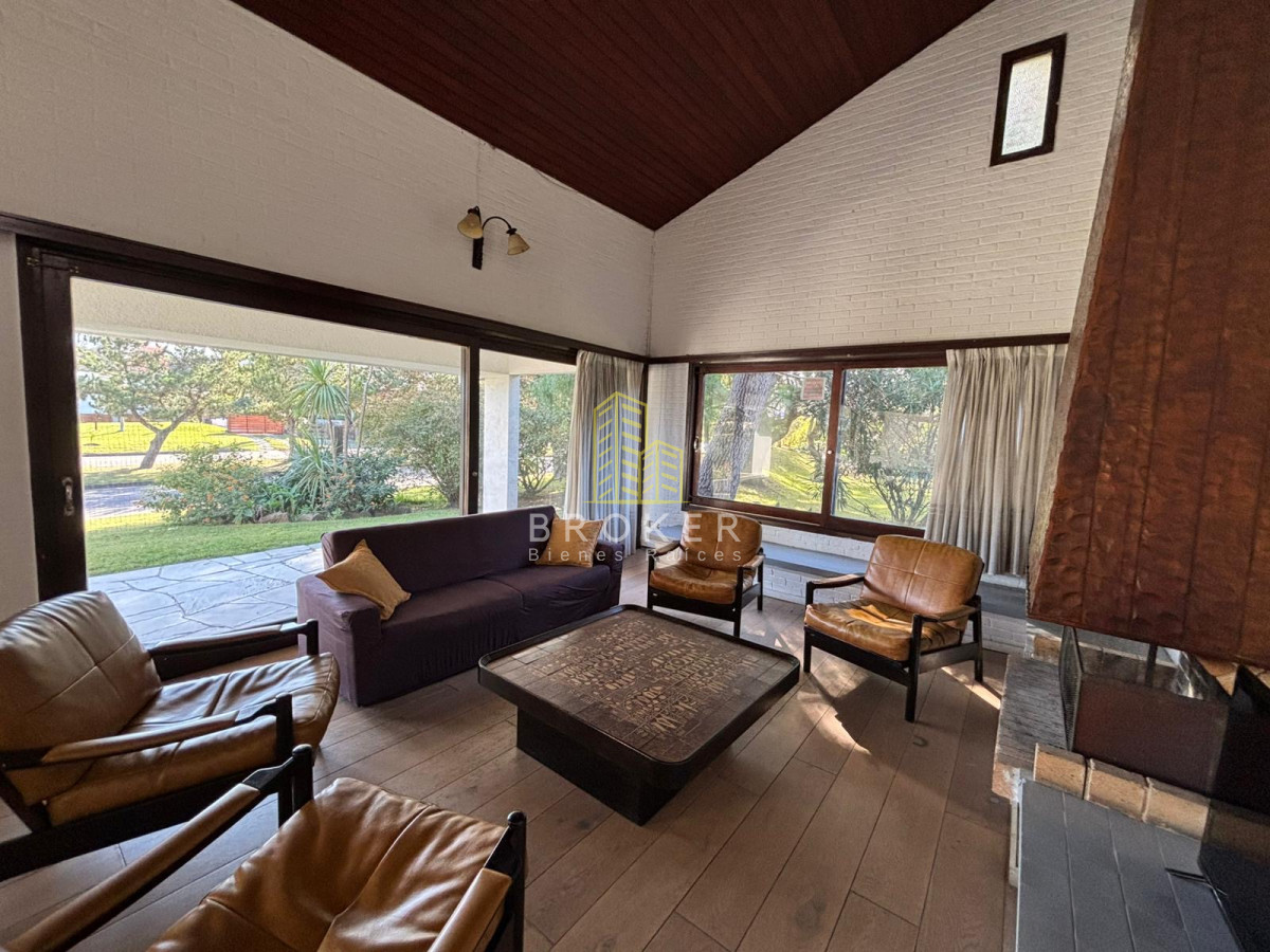 Casa ID.8747/Alquiler_anual_casa_en_zona_Playa_Mansa - Alquiler anual casa en zona Playa Mansa